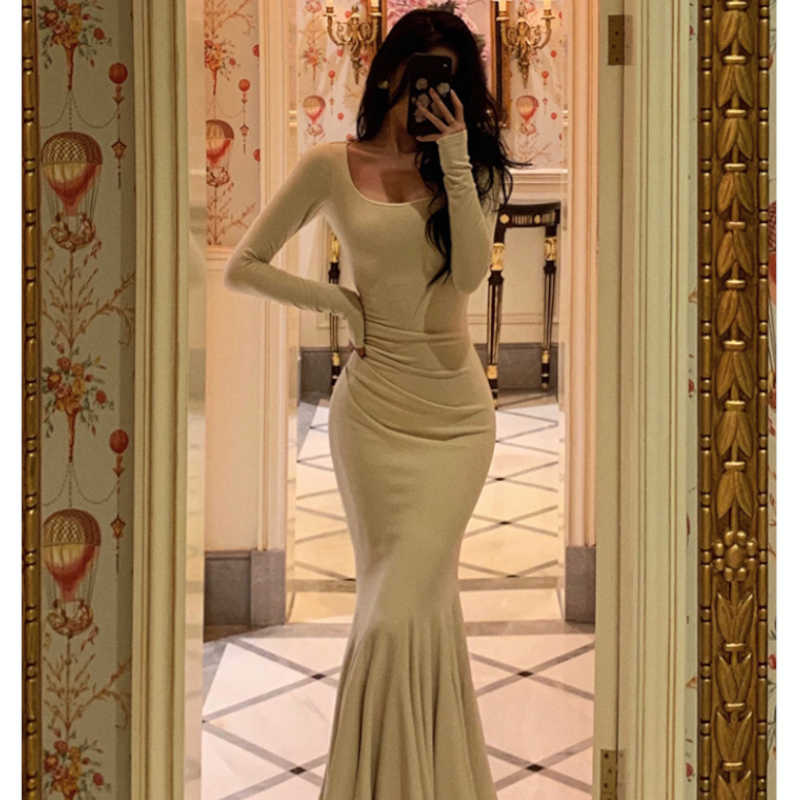 ラウンドネックマーメイドニットワンピース