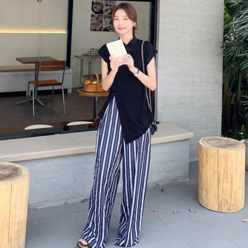 フロントオープントップス×ストライプワイドパンツ