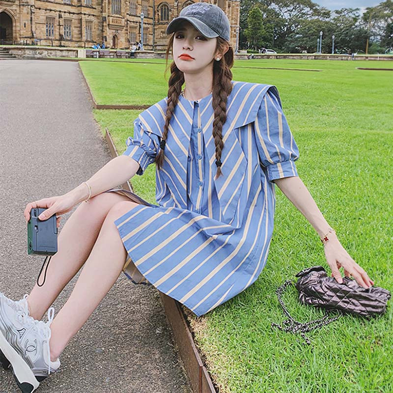 ビッグシルエットストライプケープ風ワンピース