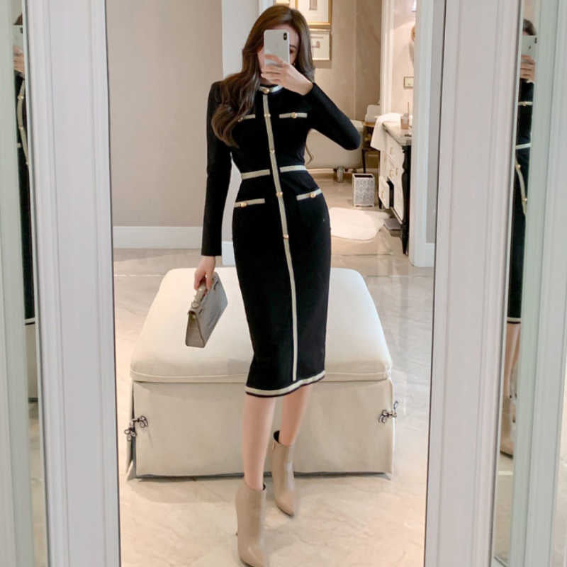 ボトルネックラインフロントボタンペンシルワンピース