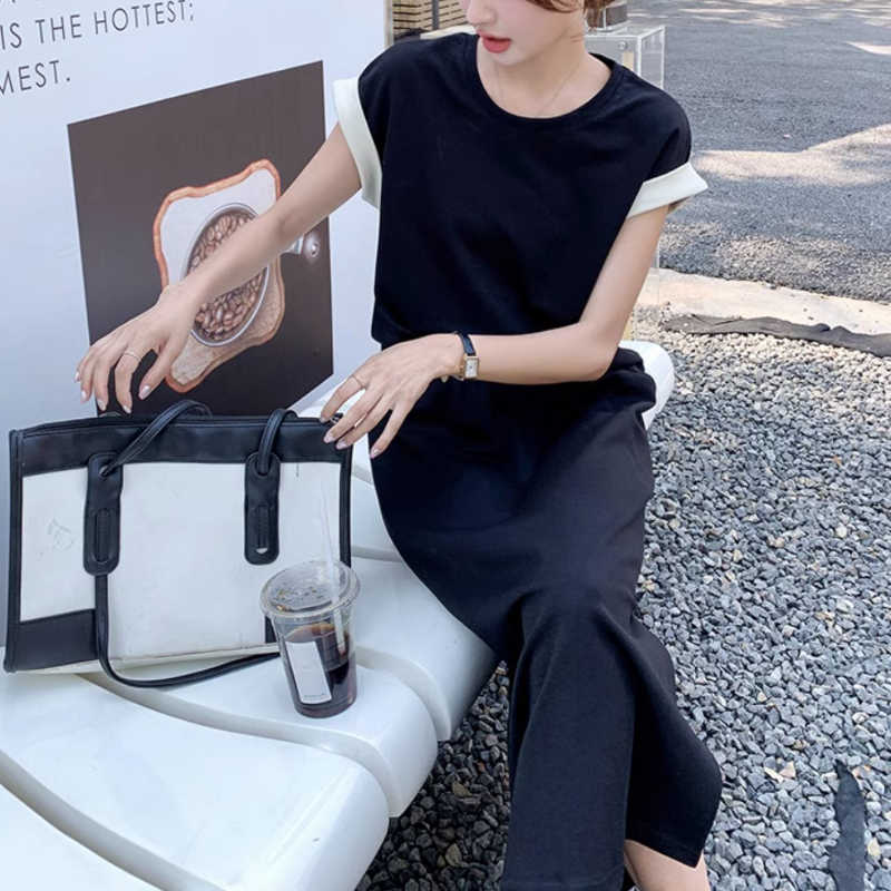 バイカラーフレンチスリーブTシャツ×スリットロングスカート