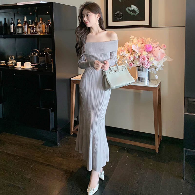 オフショルダーニットワンピース