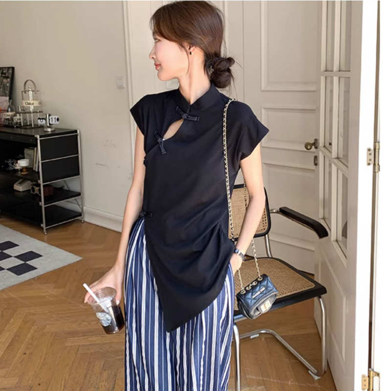 フロントオープントップス×ストライプワイドパンツ