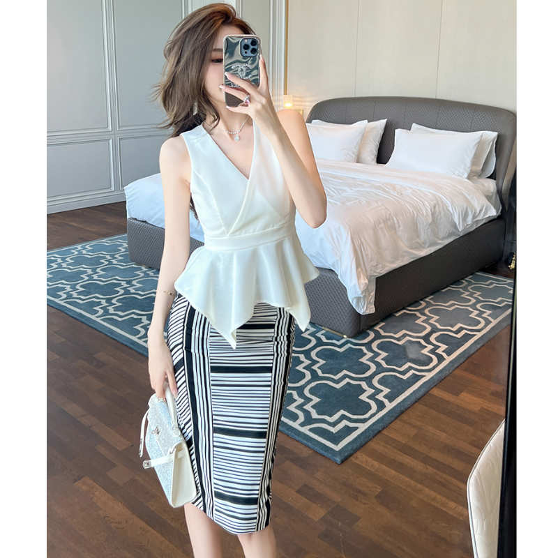 【即納】カシュクールペプラムノースリーブブラウス×ストライプパネルタイトスカート