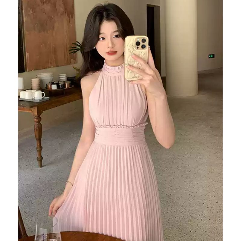 ホルターネックプリーツドレス