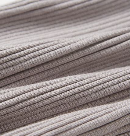 オフショルダーニットワンピース