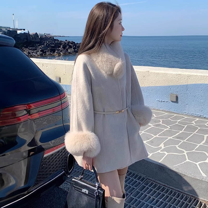 ファー付きドルマンコート