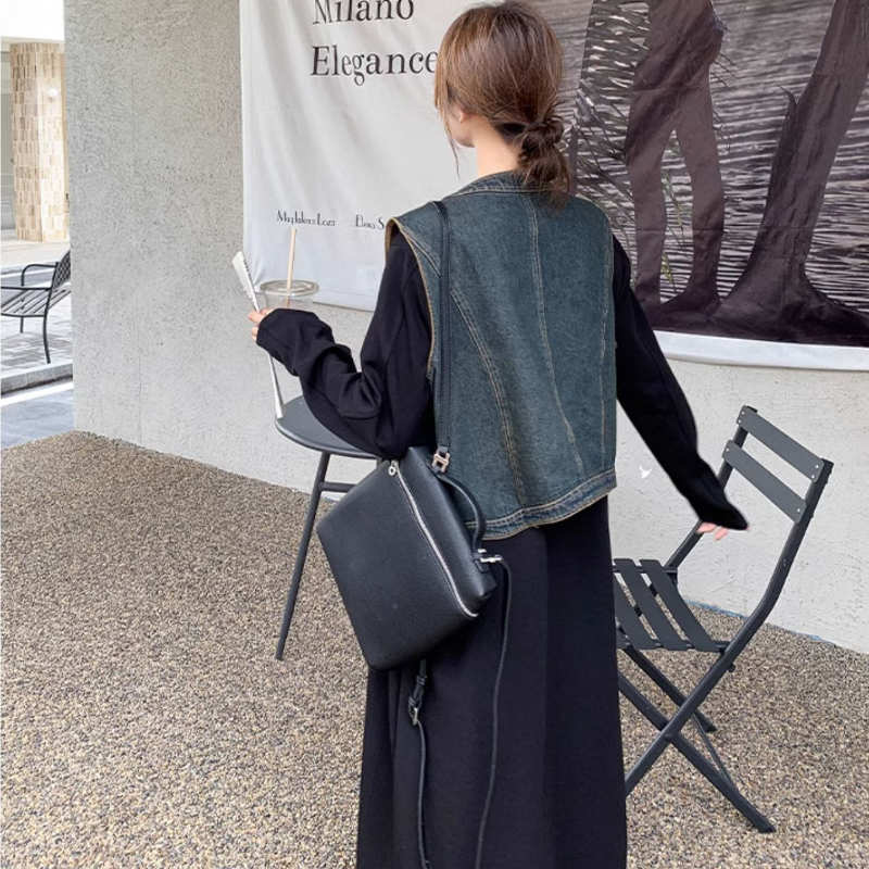 デニムベスト×マキシTシャツワンピース