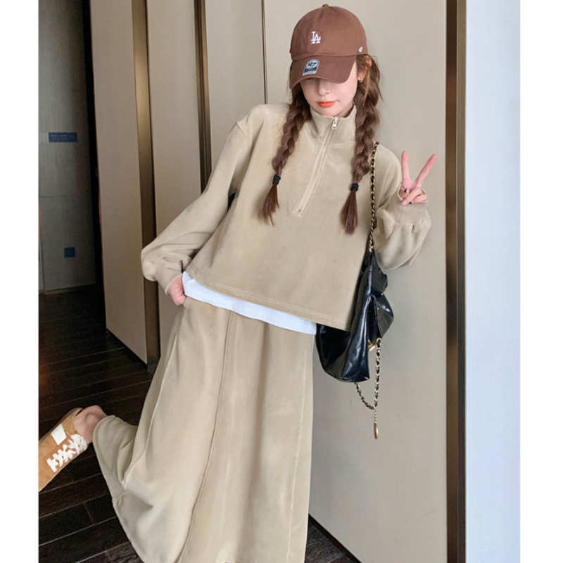 ハーフジップショートトレーナー×マキシフレアスカート