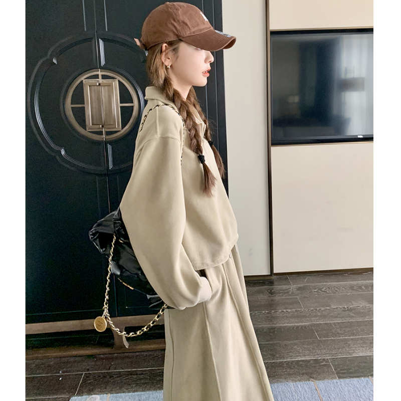 ハーフジップショートトレーナー×マキシフレアスカート