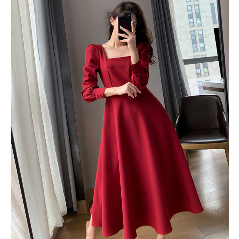 バックオープンスクエアネックレッドロングワンピース