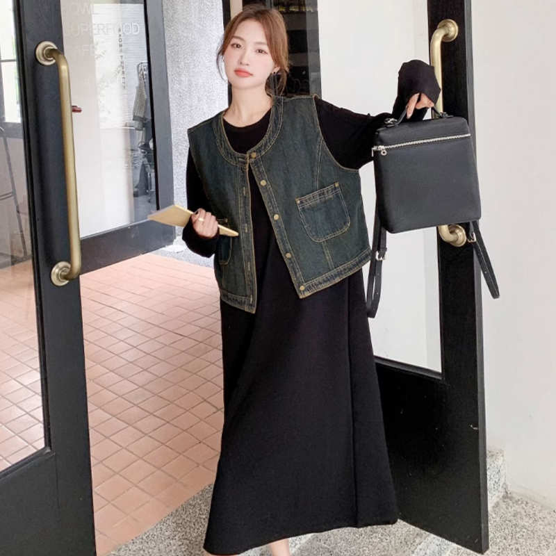 デニムベスト×マキシTシャツワンピース