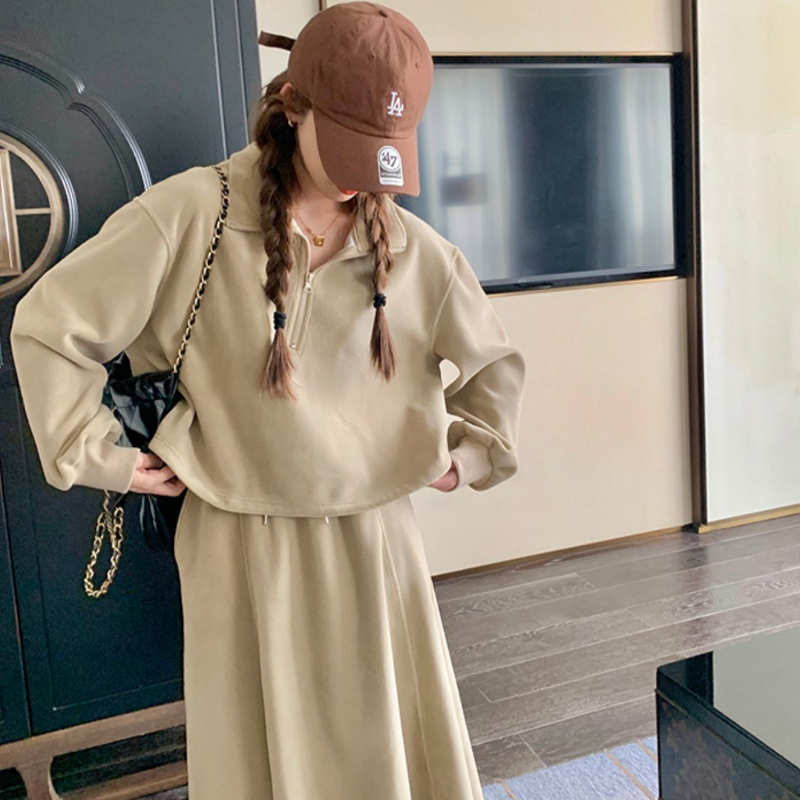 ハーフジップショートトレーナー×マキシフレアスカート