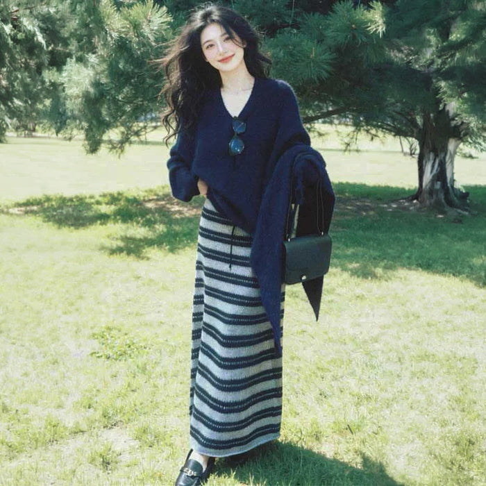 Vネックルーズニット