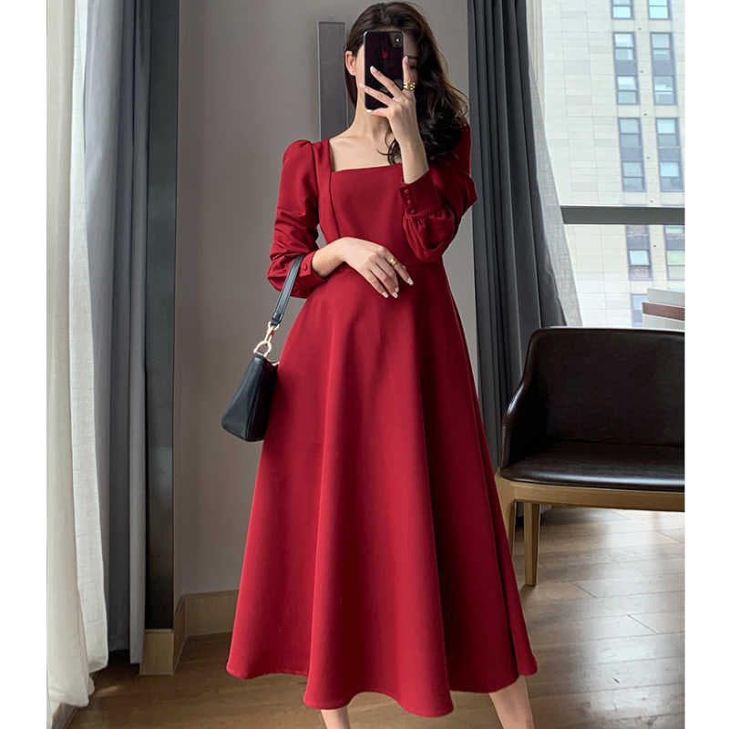 バックオープンスクエアネックレッドロングワンピース