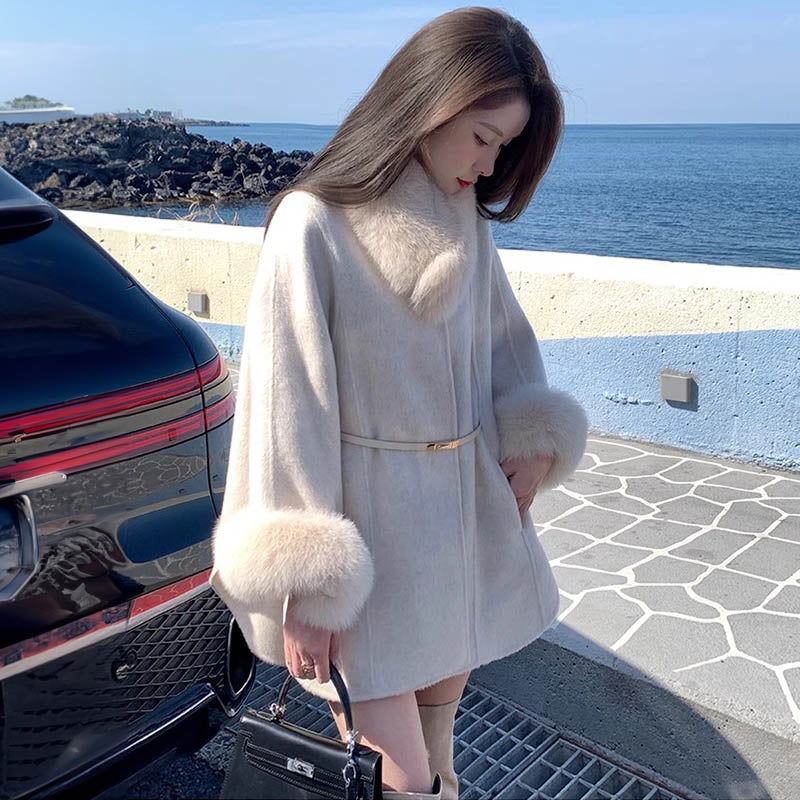 ファー付きドルマンコート