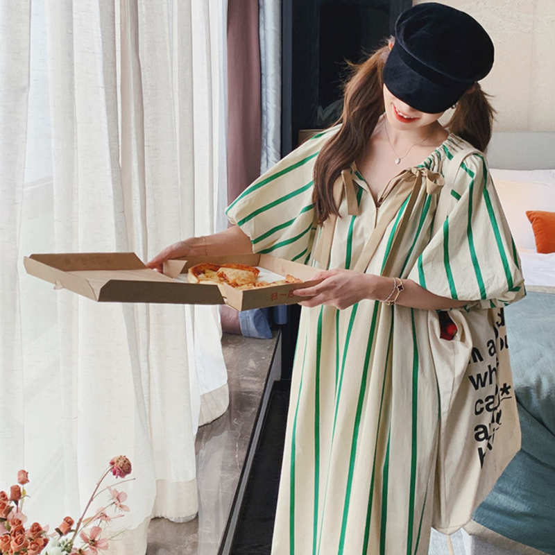 ドローストリングネックバルーンスリーブストライプワンピース