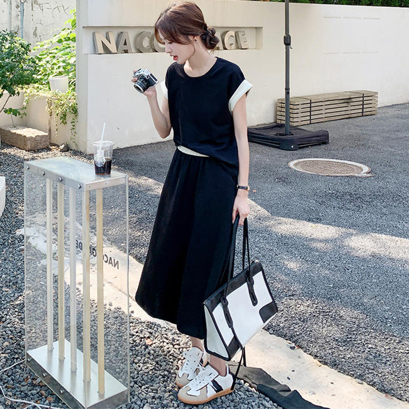 バイカラーフレンチスリーブTシャツ×スリットロングスカート