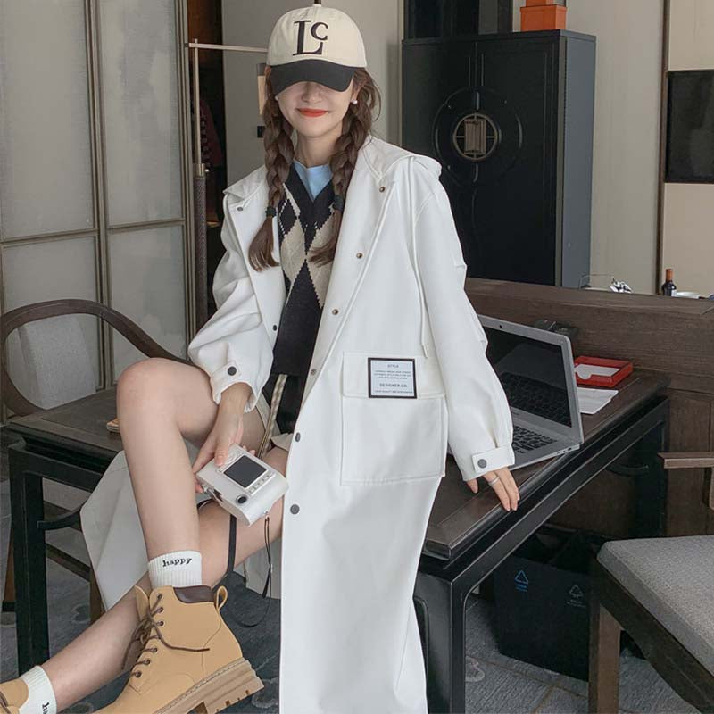 フード付きホワイトロングコート