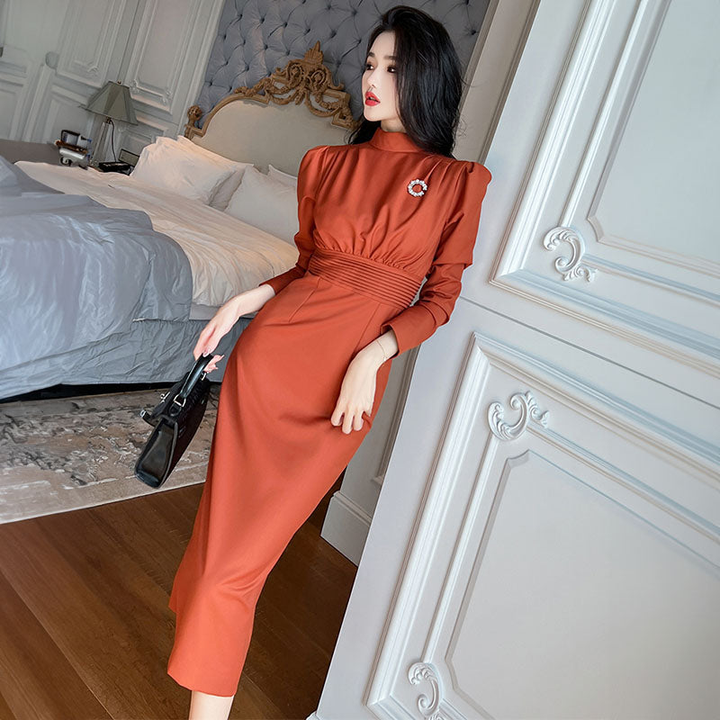 ブローチ付きウエストコンシャスワンピース