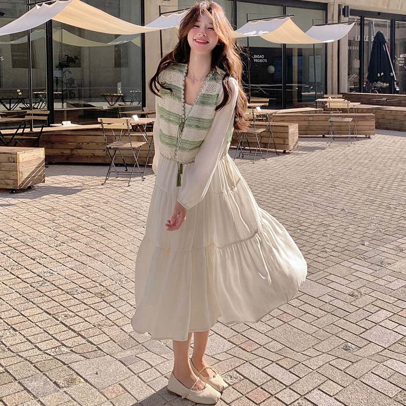 グリーンボーダーカーディガン×キャミソールワンピース