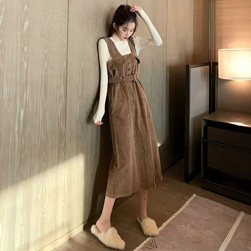 ハイネックニット×コーデュロイサロペットスカート