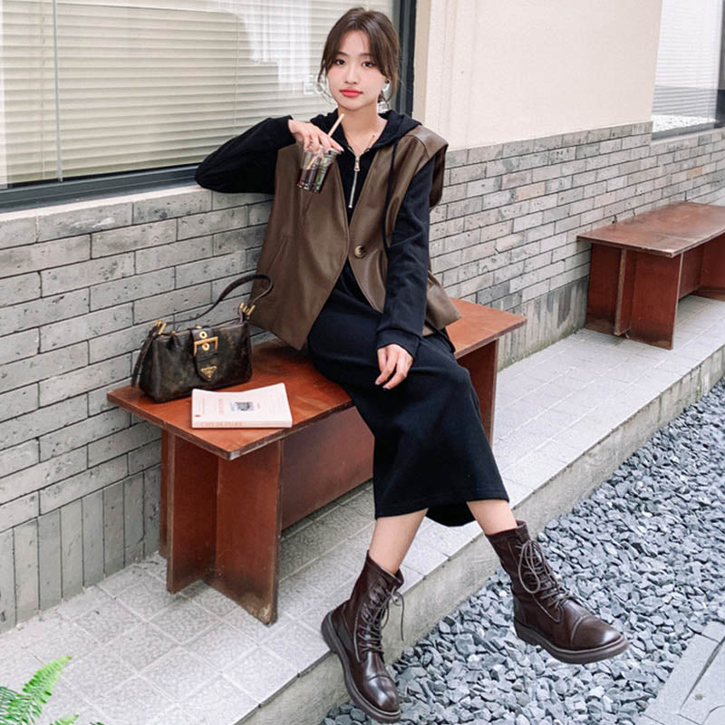 フーディーワンピース×ワイドレザーベスト