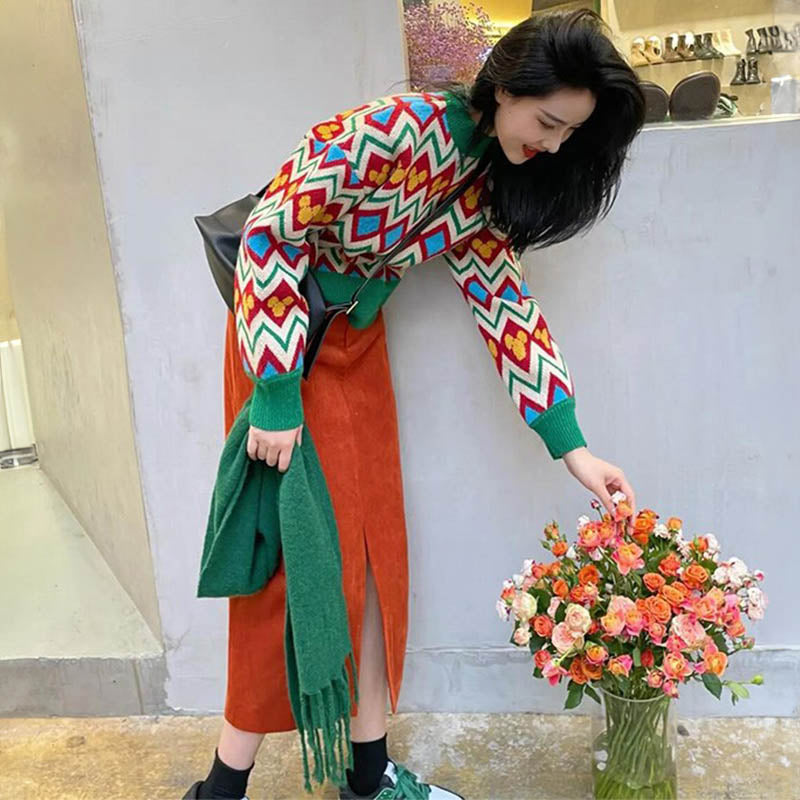 マルチカラーギザギザニット×フロントスリットコーディロイナロースカート