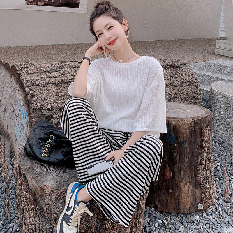 リブオーバードルマンプルオーバー×ボーダースウェットパンツ