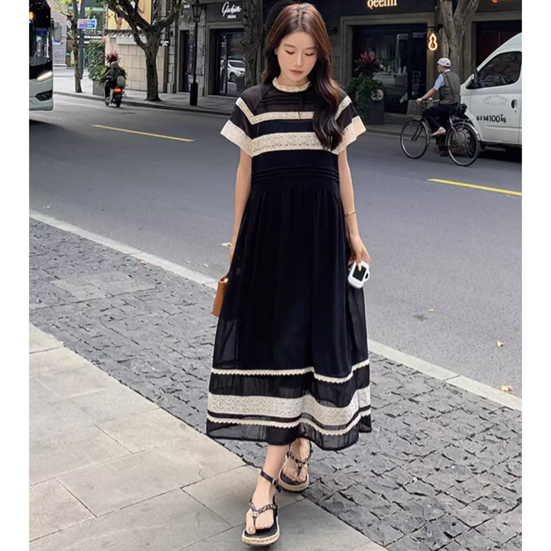 レースボーダーワンピース