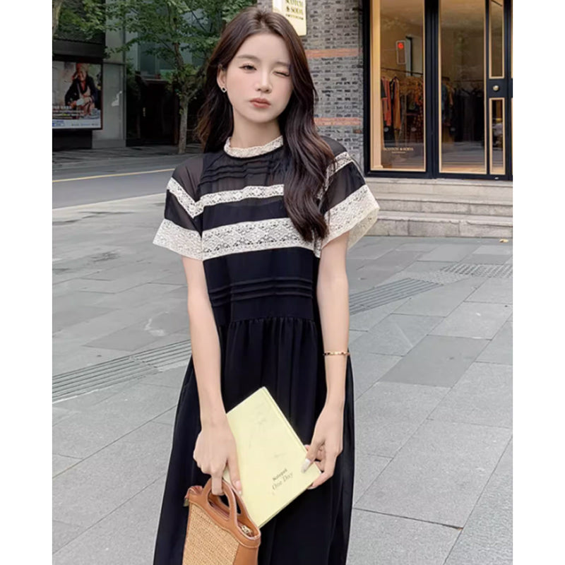 レースボーダーワンピース