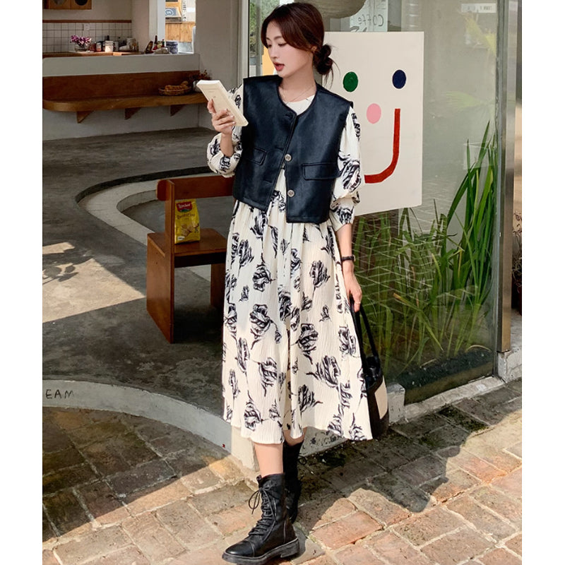 シフォンプリーツワンピース×レザーショートベスト