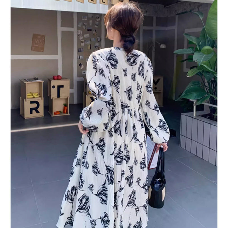 シフォンプリーツワンピース×レザーショートベスト