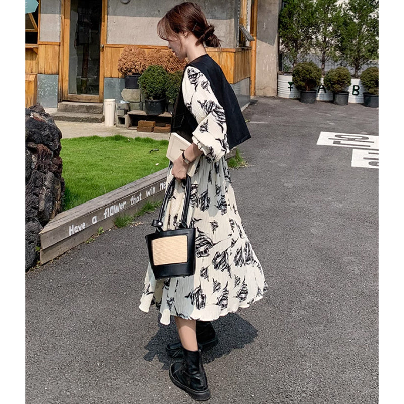 シフォンプリーツワンピース×レザーショートベスト