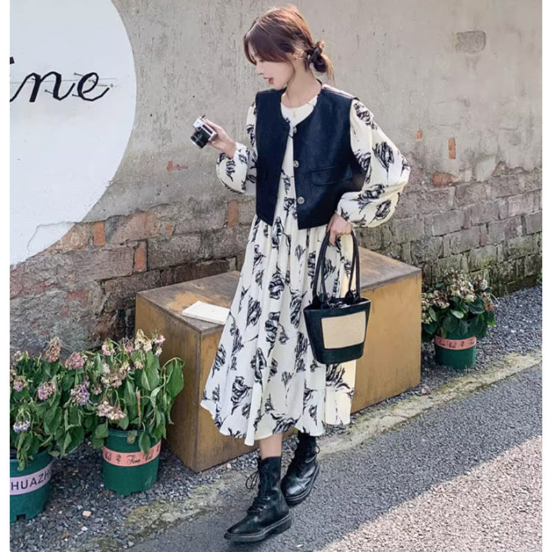 シフォンプリーツワンピース×レザーショートベスト