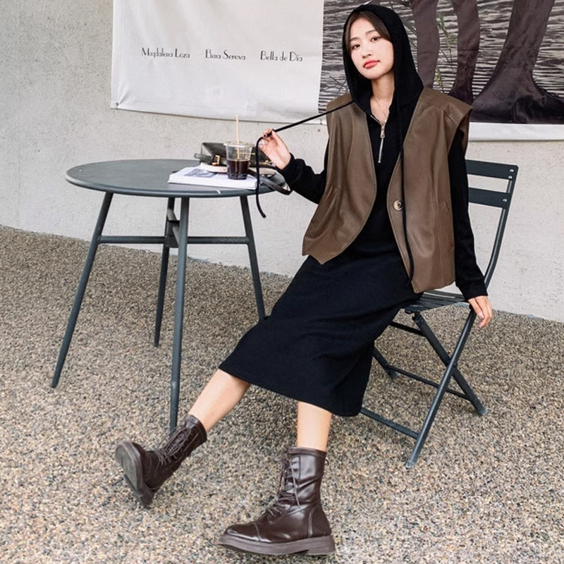 フーディーワンピース×ワイドレザーベスト