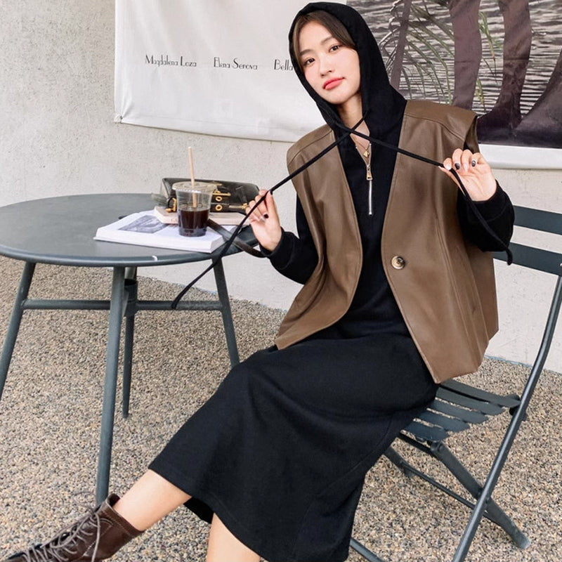 フーディーワンピース×ワイドレザーベスト