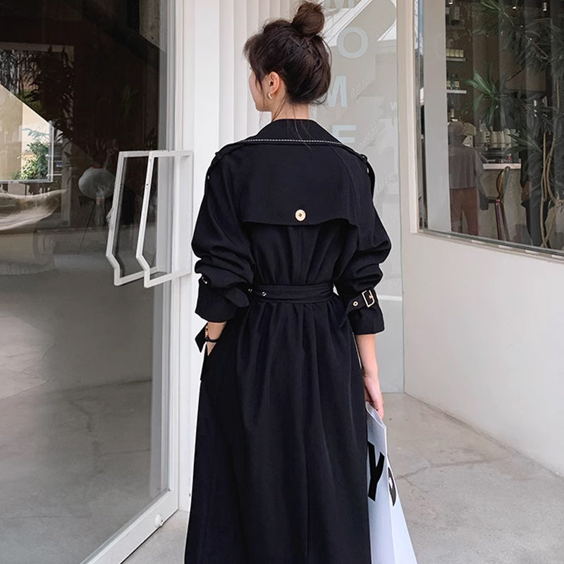 ステッチ入りブラックロングトレンチ