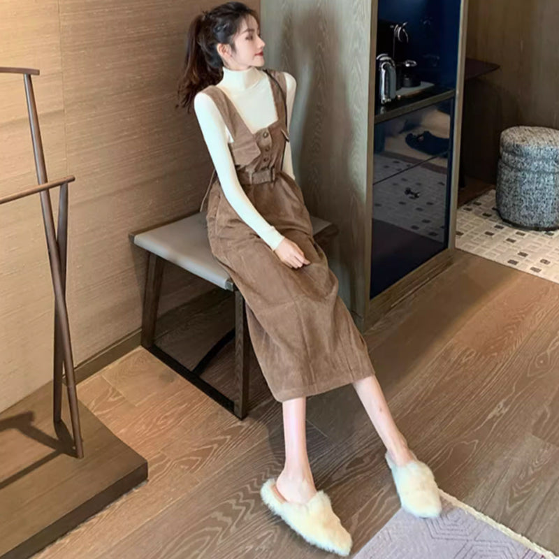 ハイネックニット×コーデュロイサロペットスカート