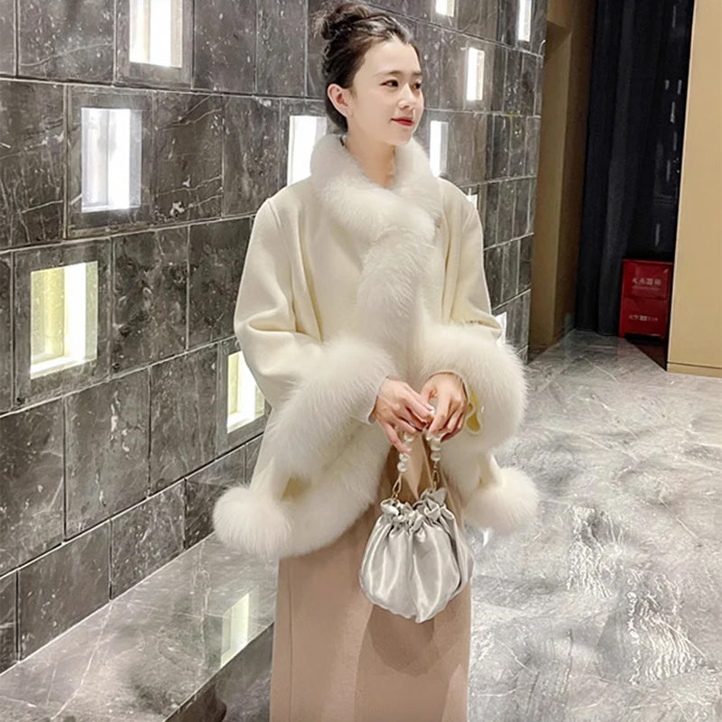 Aラインファーコート(2colors)（白・ベージュ）秋/冬 下半身がすっきり