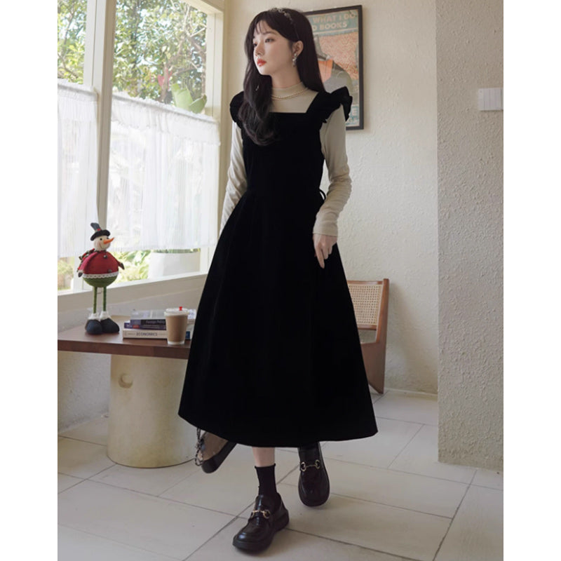 ショルダーフリルブラックベロアワンピース