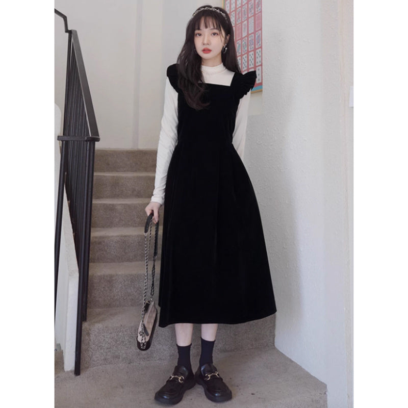 ショルダーフリルブラックベロアワンピース