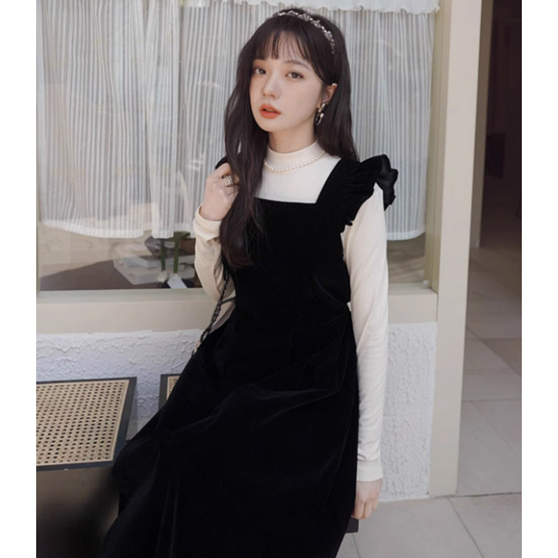 ショルダーフリルブラックベロアワンピース