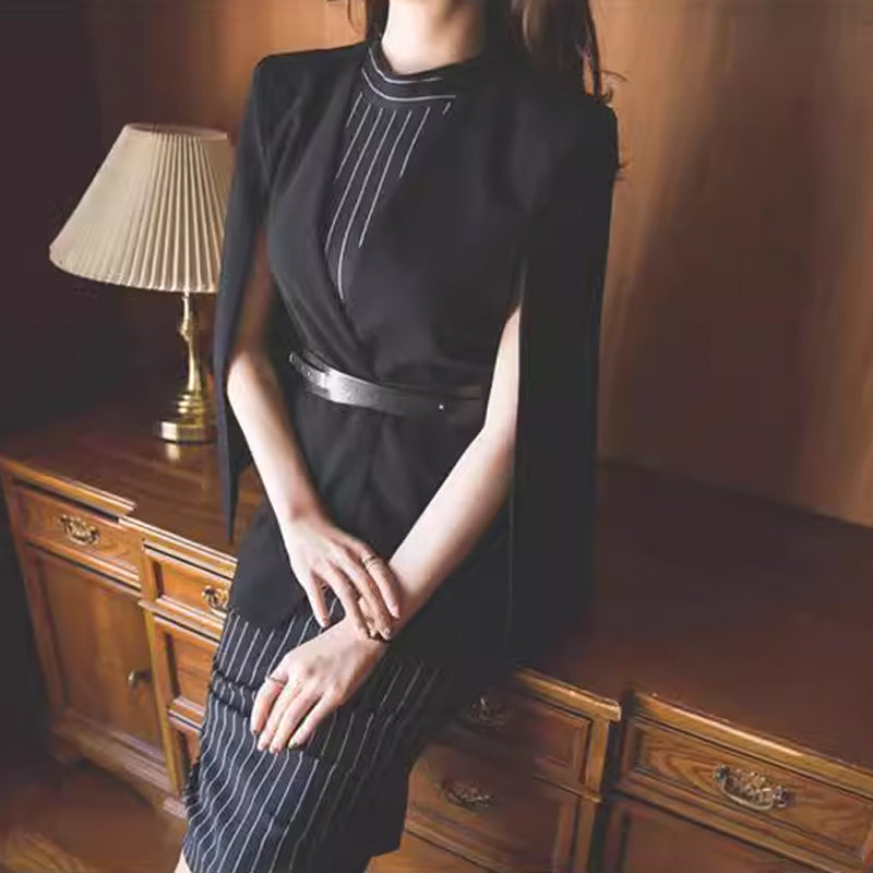 スリットジャケット×ノースリーブタイトワンピース