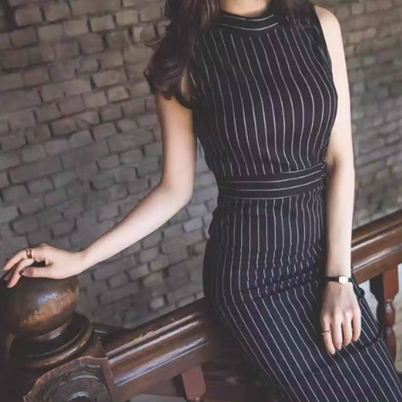 スリットジャケット×ノースリーブタイトワンピース