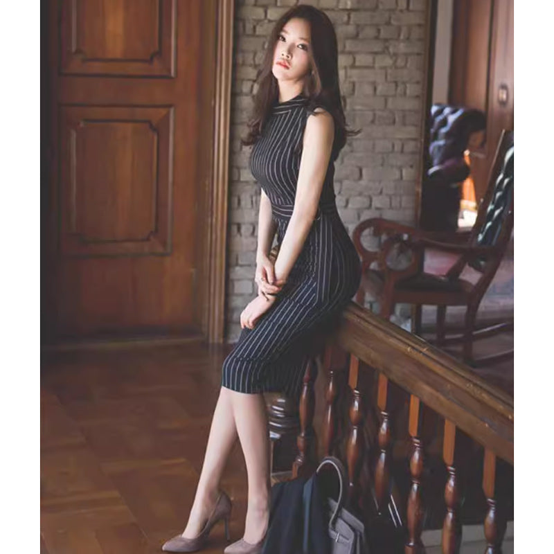 スリットジャケット×ノースリーブタイトワンピース