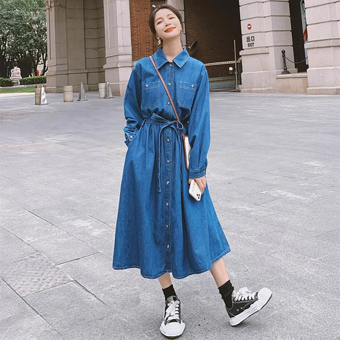 Aラインデニムシャツワンピース（青）デニム素材でカジュアルダウン