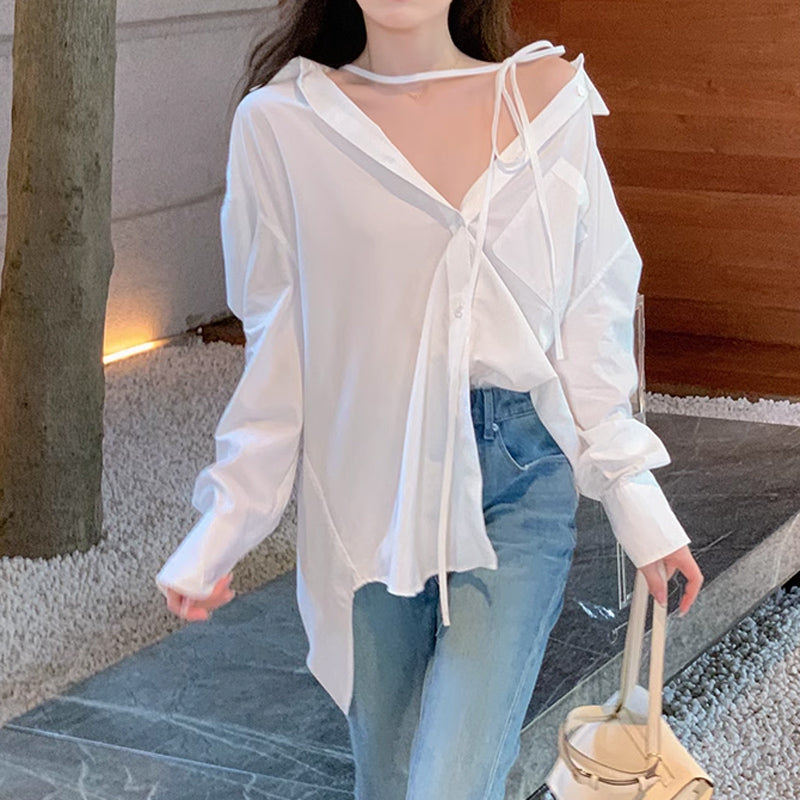 リボンストラップホワイトブラウス