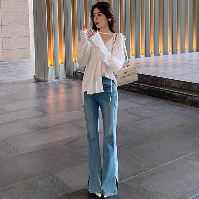 リボンストラップホワイトブラウス