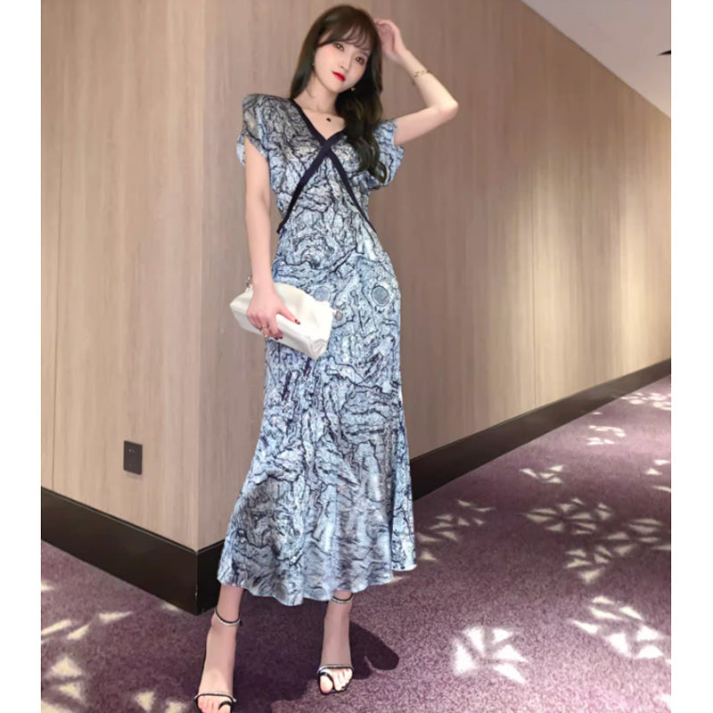 Vネックフリルスリーブワンピース